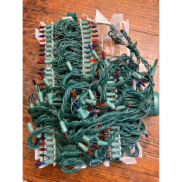 Over 30FT strand of MultiColor Christmas Lights with 8 Modes - Picture 4 of 8